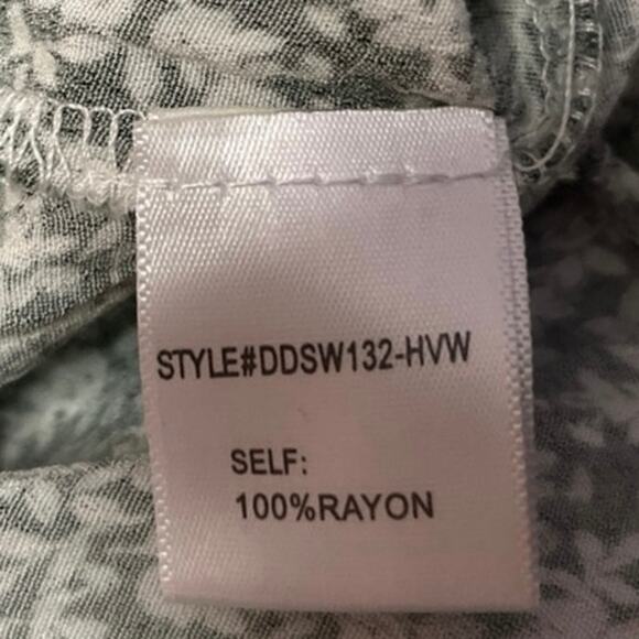 4SI3NNA Green Floral Puff Sleeve Ruched Button Slit A-Line Wrap Midi Dress Sz L - Picture 5 of 5